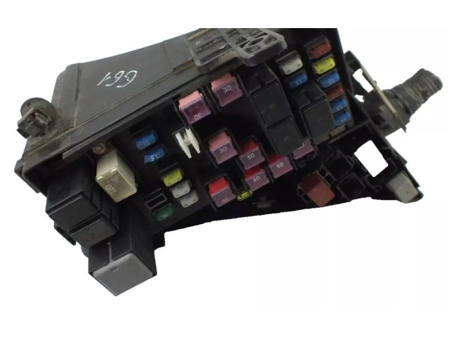 Блок предохранителей  MB100200B   Subaru B9 Tribeca    