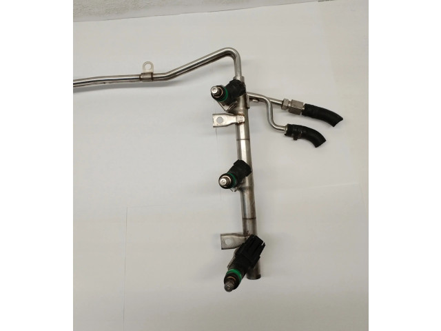 Топливная рампа 06C133681J Audi A6 S6 C5 4B