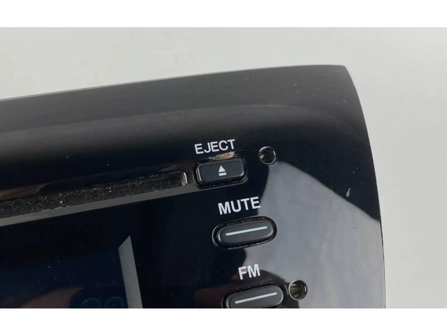 Радио/ проигрыватель CD/DVD / навигация