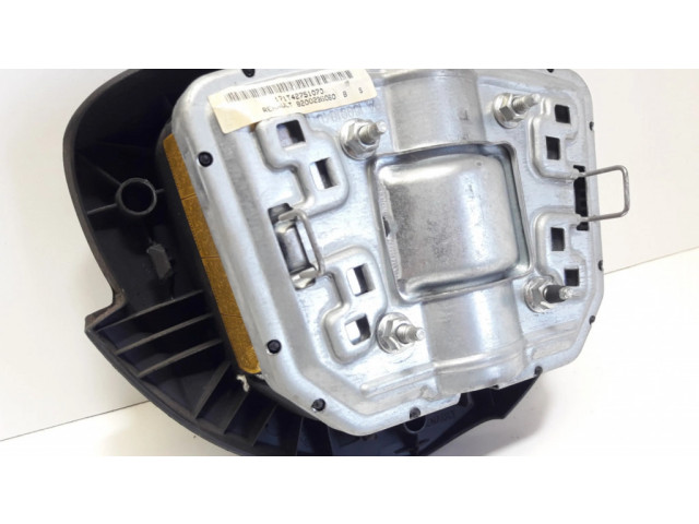 Подушка безопасности водителя 8200236060 Renault Clio II