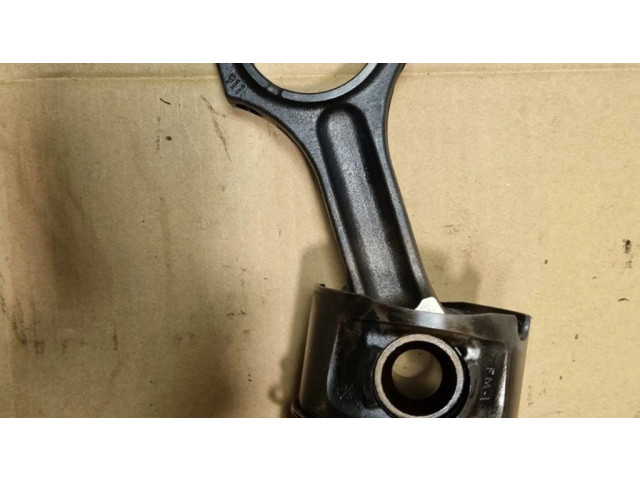 Píst 0840BB BMW 3 E92 E93 pro naftový motor 2.0