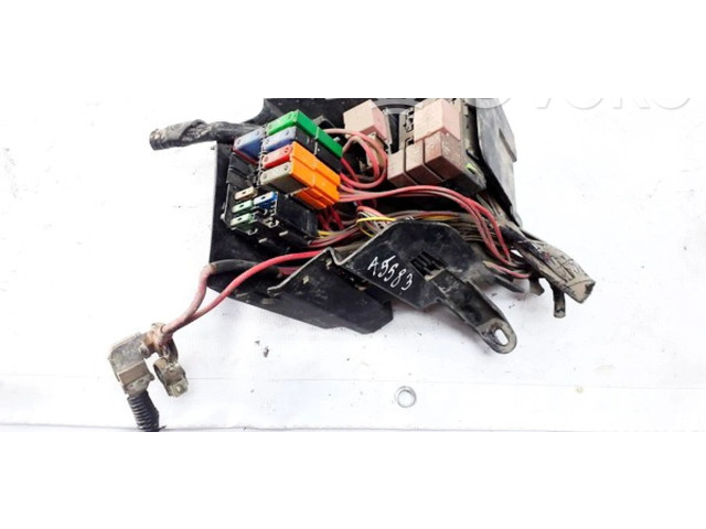 Блок предохранителей     Renault Clio II    