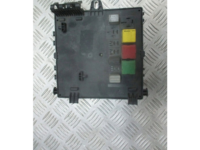 Pojistková skříňka 13170888 Opel Vectra C