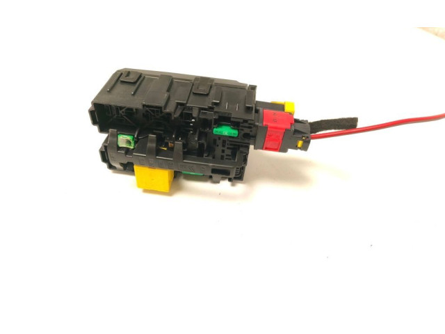 Блок предохранителей 9806192580 Citroen C3 Aircross