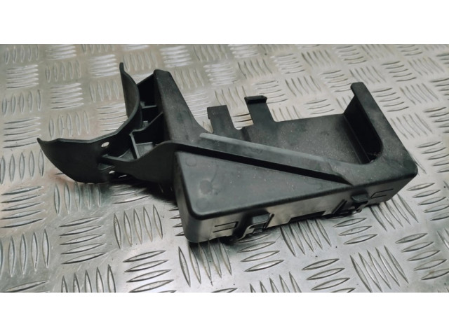 Другая деталь отсека двигателя