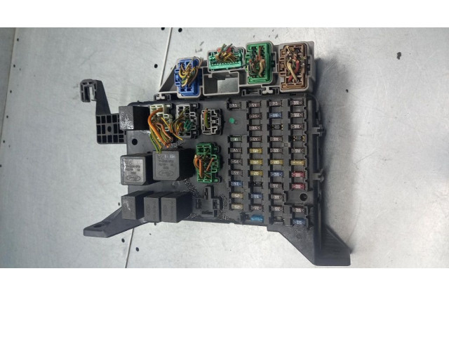 Turbodmychadlo Ящик предохранителей (комплект) Ford Mondeo Mk III