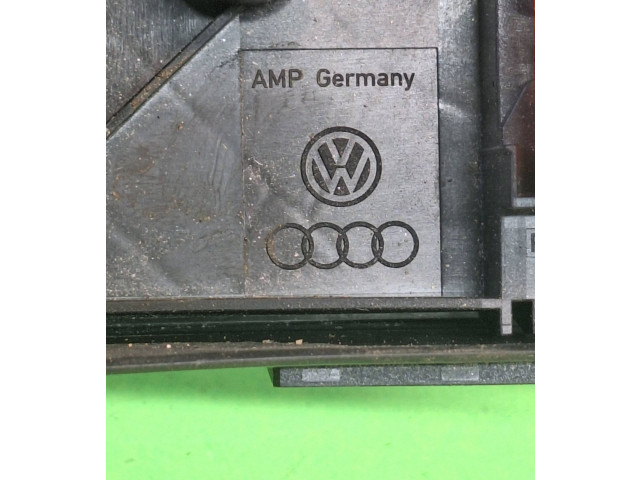 Блок предохранителей 1k0937125 Volkswagen Jetta V