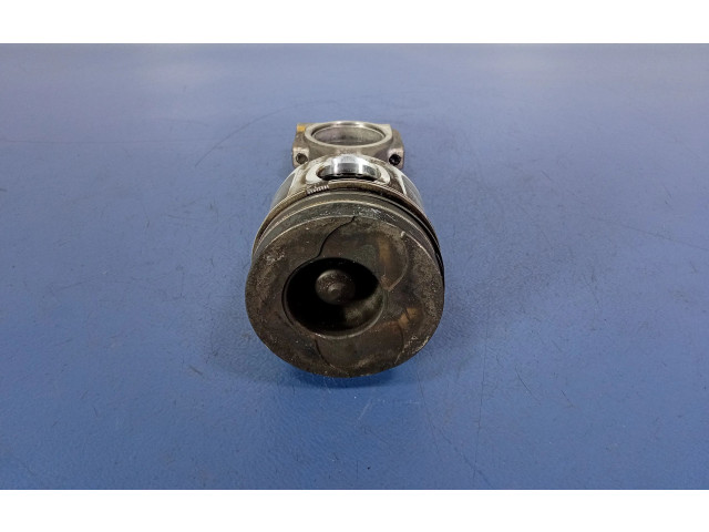 Píst    Opel Vivaro    F9Q762 