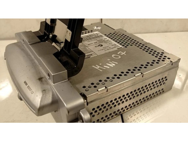 Радио/ проигрыватель CD/DVD / навигация