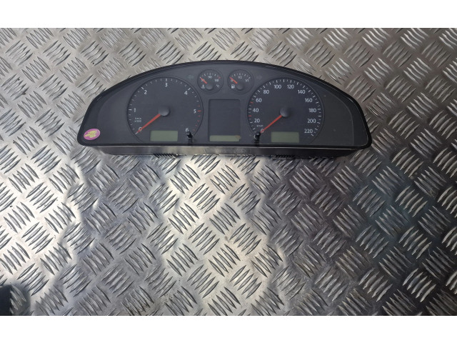 Přístrojová deska Volkswagen Transporter - Caravelle T5 2006 88311346