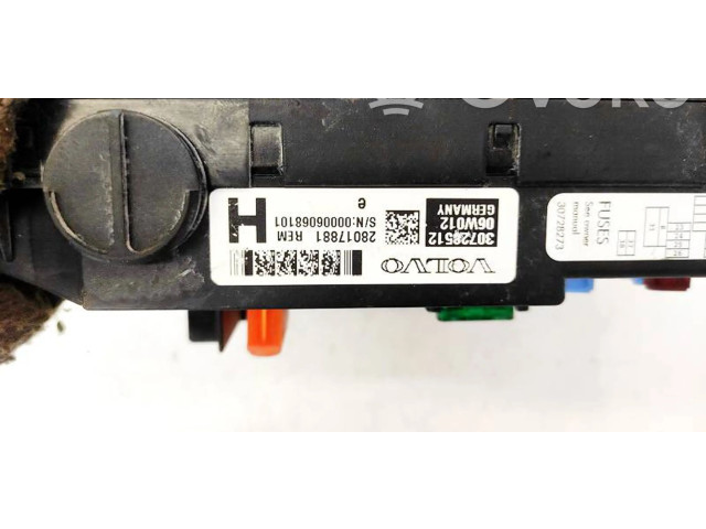 Блок предохранителей  30728273, 28017881   Volvo V70    