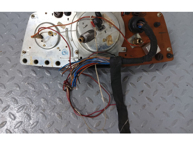 Панель приборов A0095422806, A0105422706   Mercedes-Benz 200 300 W123       