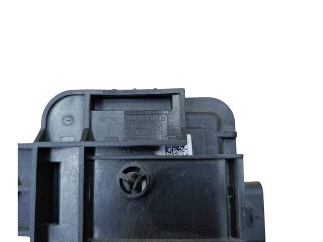 Řídící jednotka 111498400B, 182200994210   Tesla Model 3 2018