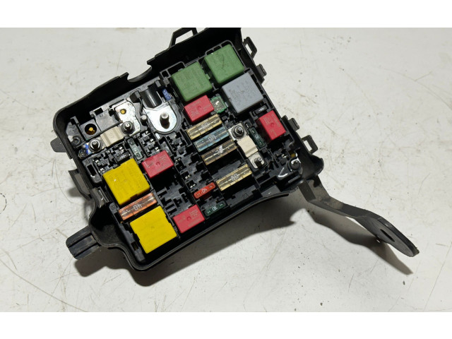 Блок предохранителей     Peugeot 2008 I    