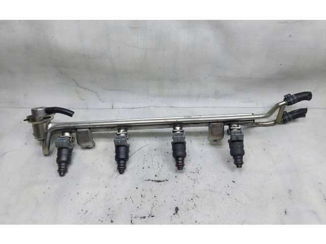 Топливная рампа 06A906031A   Audi A3 S3 8L  