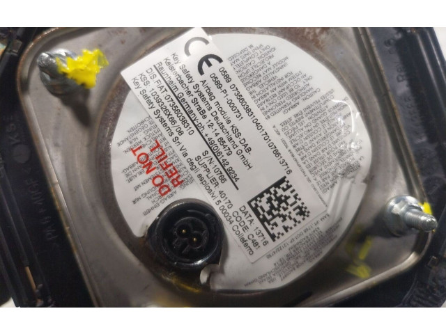 Подушка безопасности водителя 735603831, 07356038310 Jeep Renegade