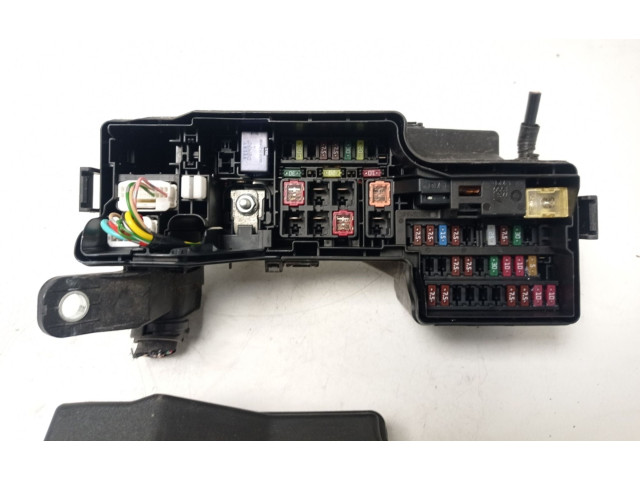 Блок предохранителей 827300H030A, 4E300346 Toyota Aygo AB40