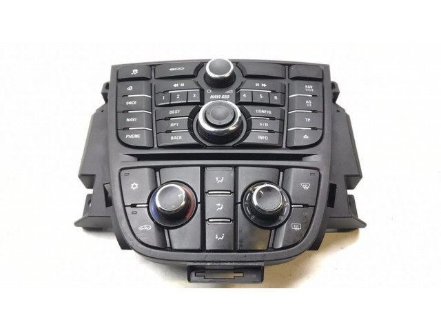 Радио/ проигрыватель CD/DVD / навигация