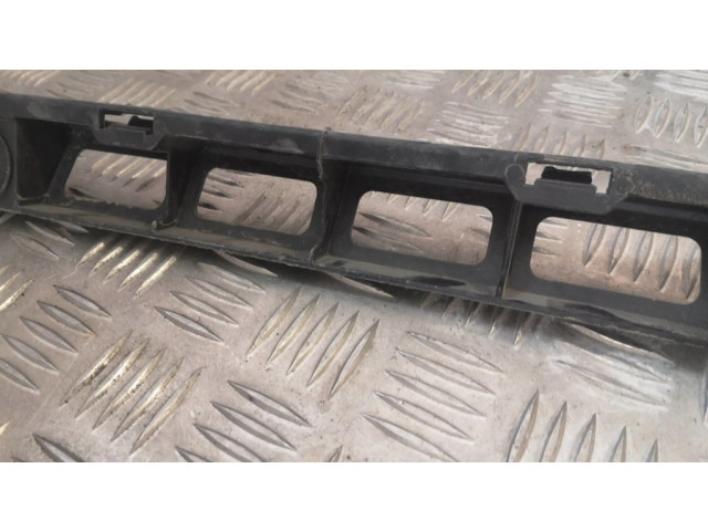 Задний держатель бампера