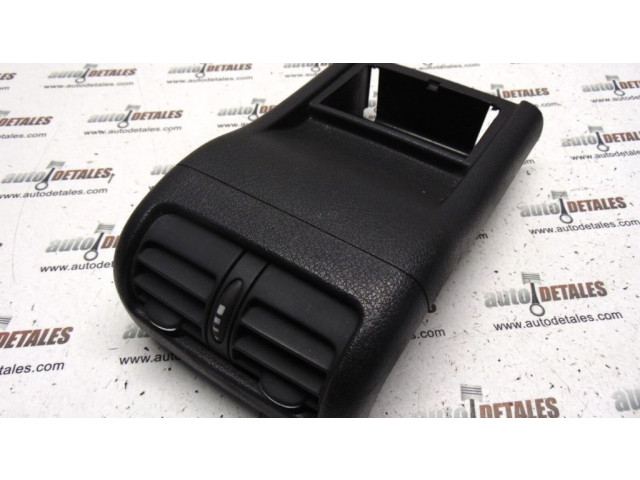 Задняя воздушная решётка