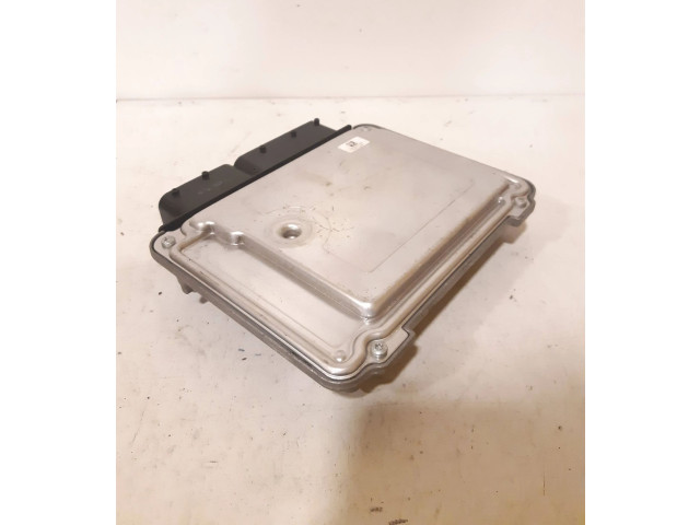 Řídící jednotka 03G906021PD Volkswagen Caddy 2007