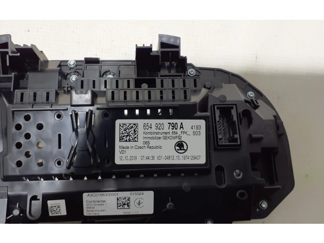 Панель приборов 654920790A   Skoda Kamiq       