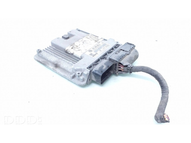 Блок управления двигателя 03C906032Q, 0261201768 Volkswagen Golf V