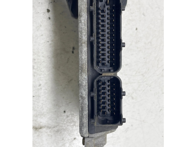Блок управления двигателя 038906018GM, 28SA4070   Skoda Octavia Mk1 (1U)