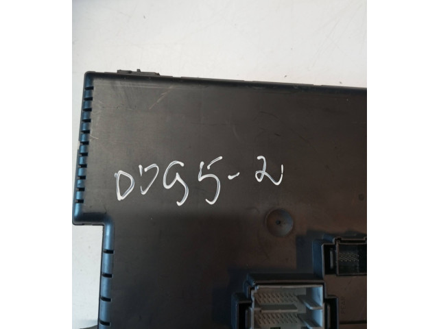 Блок предохранителей 30728512   Volvo XC90    