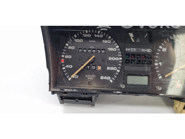 Přístrojová deska Volkswagen PASSAT B2 1987