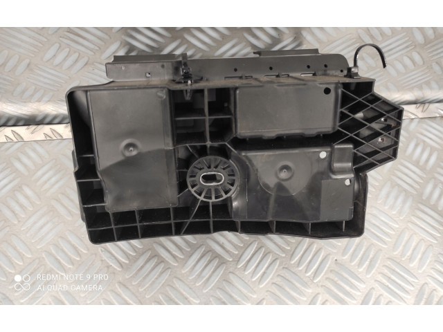 Pojistková skříňka 13302321 Opel Zafira C 2012