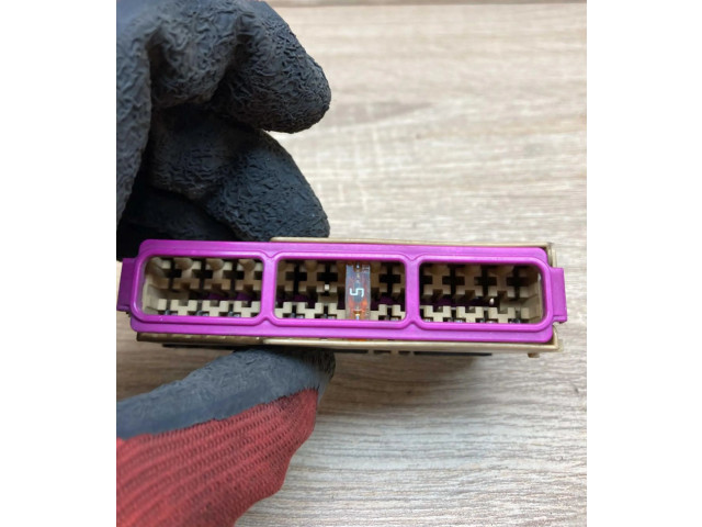 Pojistková skříňka 8K0941824A Audi A6 S6 C6 4F 2004