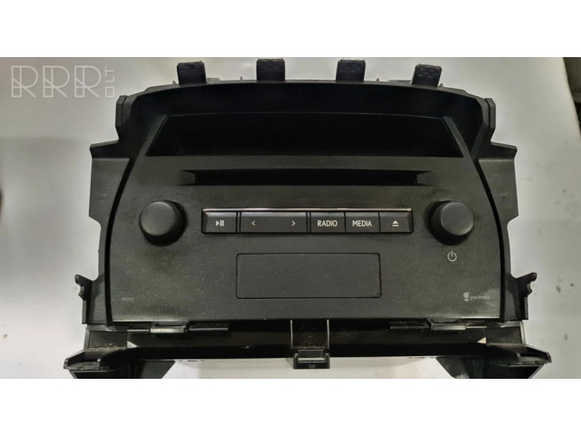 Радио/ проигрыватель CD/DVD / навигация