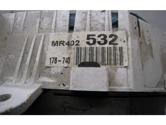 Přístrojová deska  Mitsubishi Pajero 2001 MR402532  