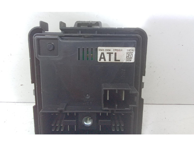 Блок предохранителей 9502-0934, 9502-0934 Chevrolet Spark