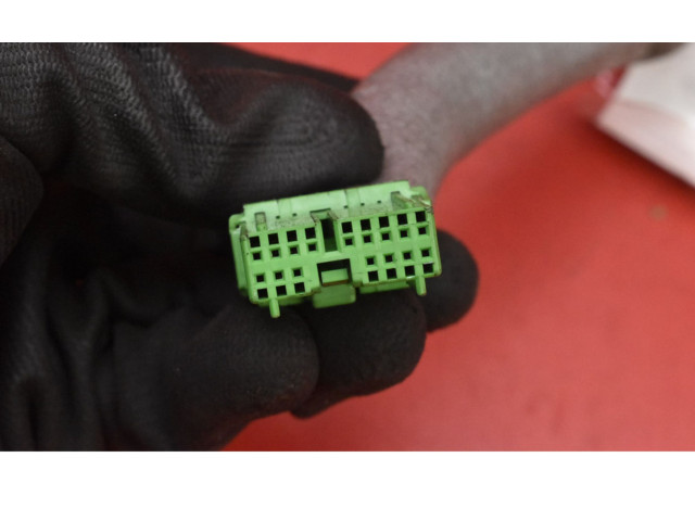 Зеркало электрическое Volvo V70 2000 - 2004 года