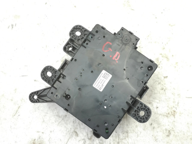 Блок предохранителей 84044728 Chevrolet Camaro