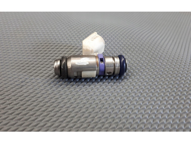 Форсунка Volkswagen Golf Plus