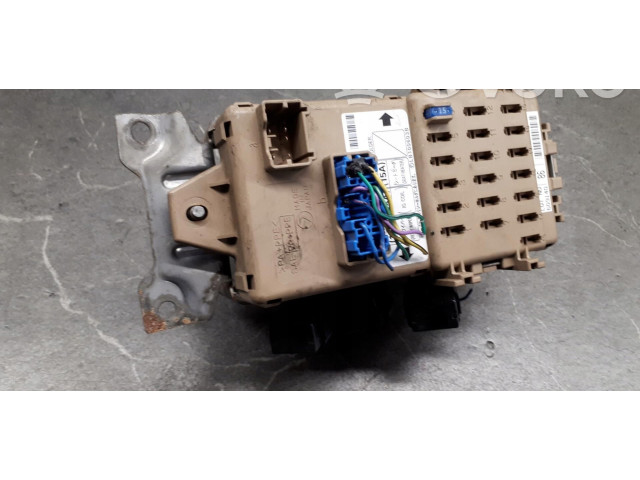 Pojistková skříňka jb200400 KIA Carnival 2010