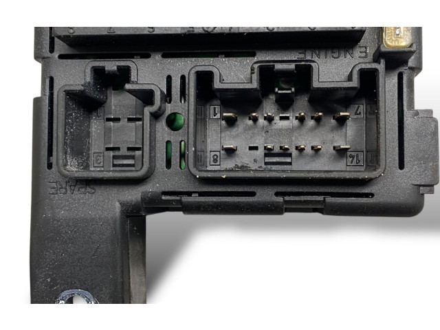 Блок предохранителей 8678449, 518826011   Volvo XC90    