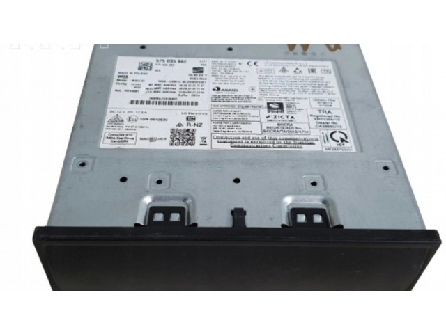 Радио/ проигрыватель CD/DVD / навигация