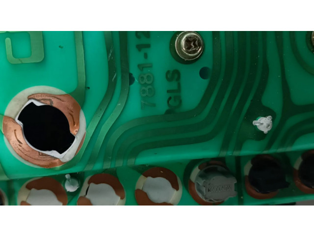 Панель приборов 78811291 Hyundai Lantra I