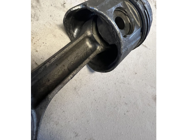 Píst Renault Vel Satis