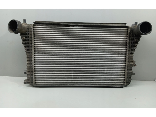 Интеркулер 1K0145803E Skoda Octavia Mk2 (1Z)