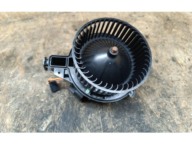 Вентилятор печки 2Q2820021A Audi A1