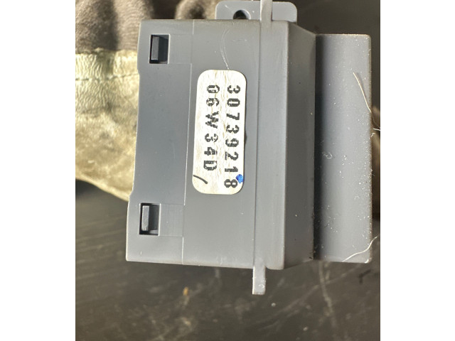 Ручка стеклоочистителей 30739218, 06W34D Volvo XC70