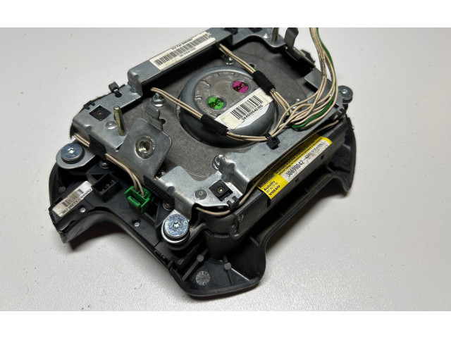 Подушка безопасности водителя    Volvo V70