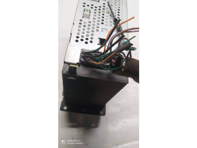 Радио/ проигрыватель CD/DVD / навигация