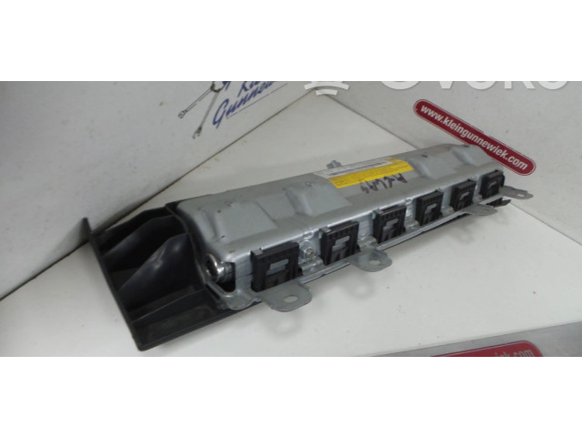 Подушка безопасности для колен A1768600402   Mercedes-Benz A W176