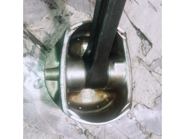 Píst Mercedes-Benz C W203 pro benzínový motor 3.2